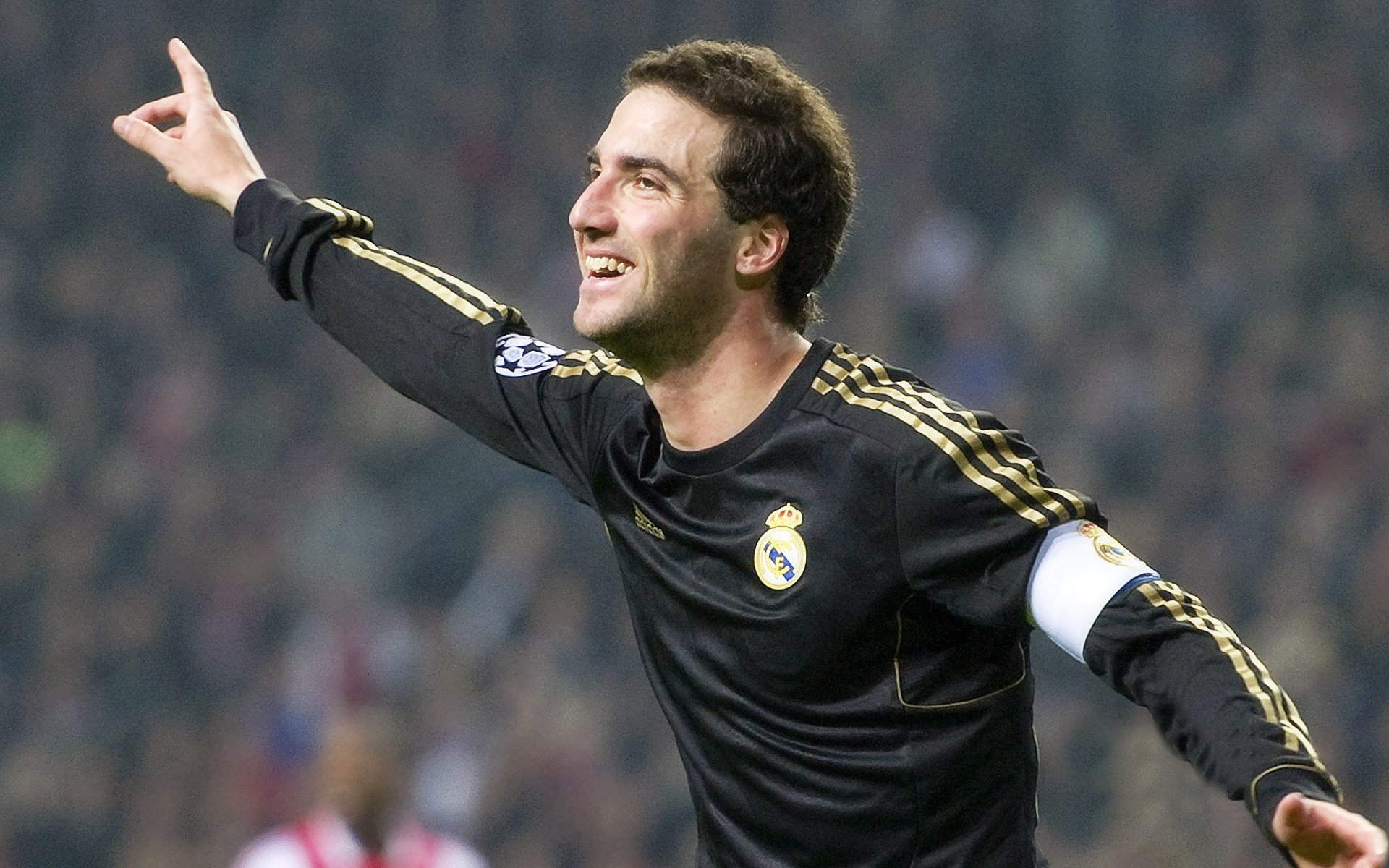 体育新闻中心记者前线报道，体育新闻现场报道