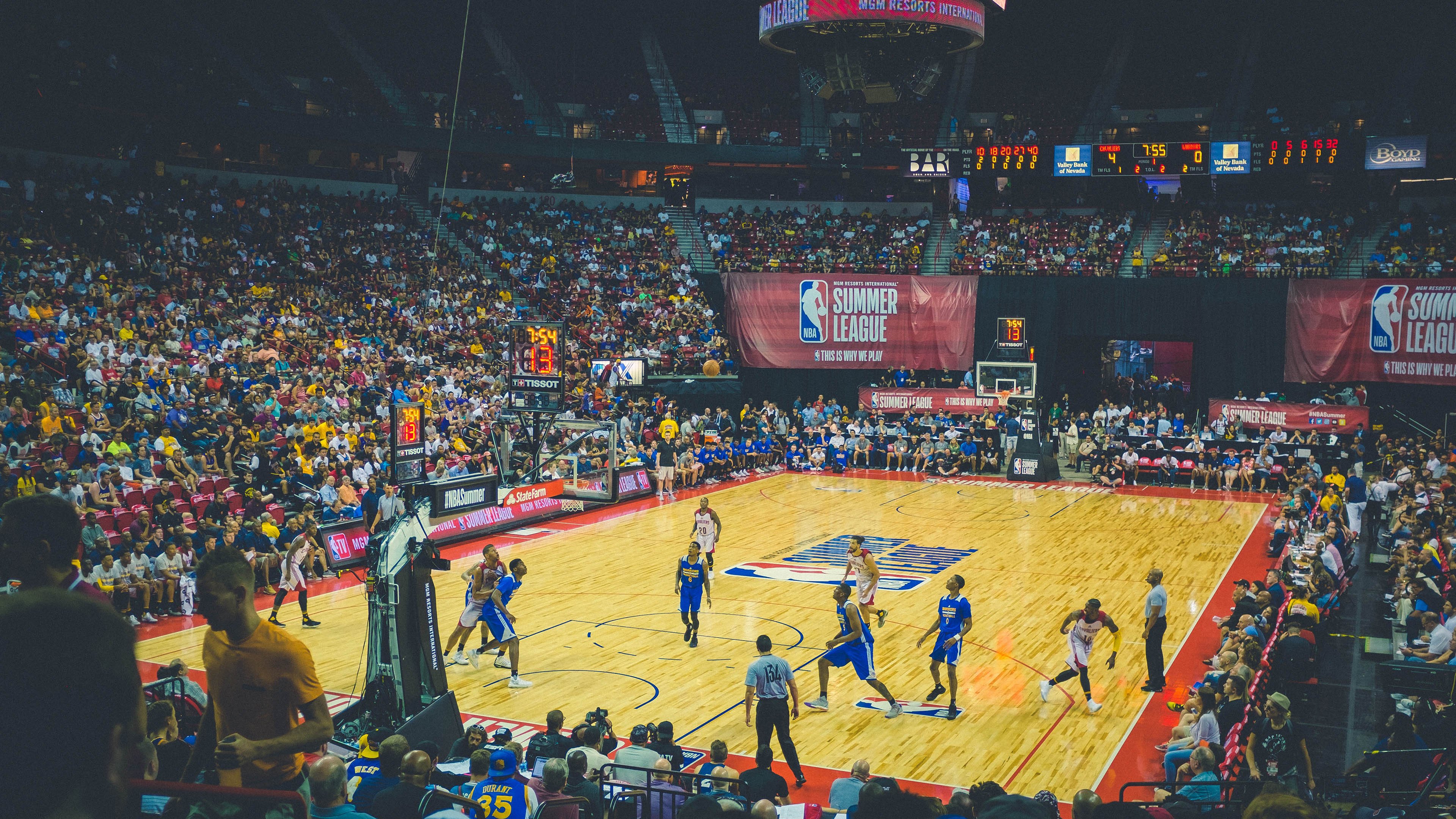 中国足球联赛多渠道宣传促进联赛关注度提升,我国足球联赛