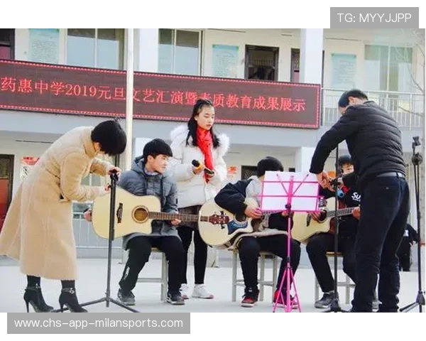 佩尼亚化解对手单刀：守门艺术的瞬间决断与背后训练